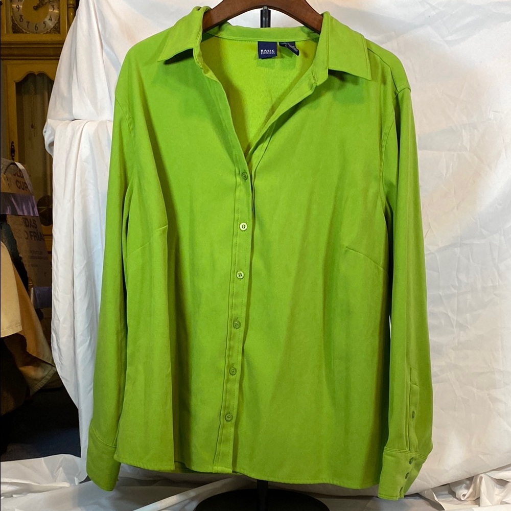 Basic Editions Green Dress Shirt with Button-Down Collar
